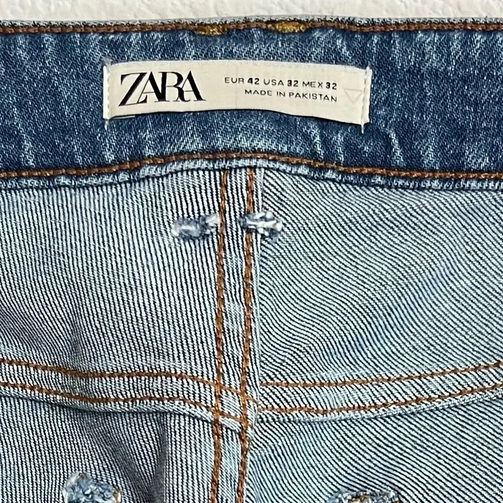 Zara Light Wash Slim Fit Denim Jeans 32